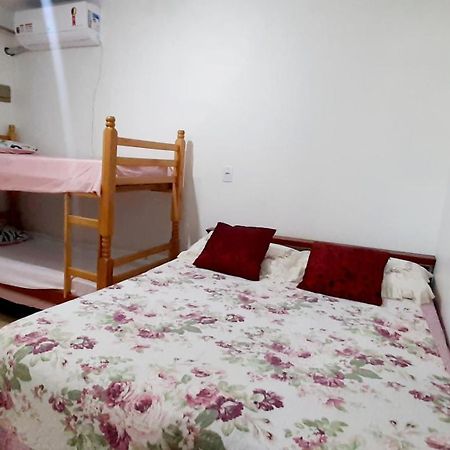 Kitnet S2 Em Torres-Rs - Na Mais Bela Praia Gaucha - Cozinha - Banheiro - Ar Condicionado - Tv Smart 32' - Wi-Fi - Estacionamento - Anfitria Superhost No Bnb Ngoại thất bức ảnh
