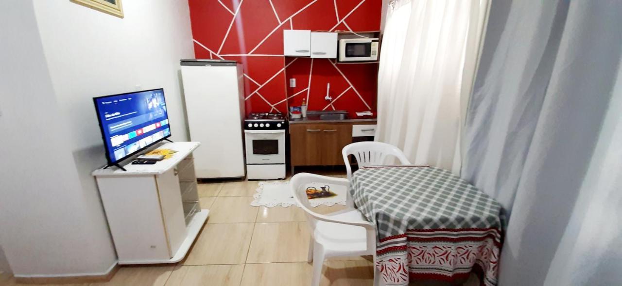 Kitnet S2 Em Torres-Rs - Na Mais Bela Praia Gaucha - Cozinha - Banheiro - Ar Condicionado - Tv Smart 32' - Wi-Fi - Estacionamento - Anfitria Superhost No Bnb Ngoại thất bức ảnh