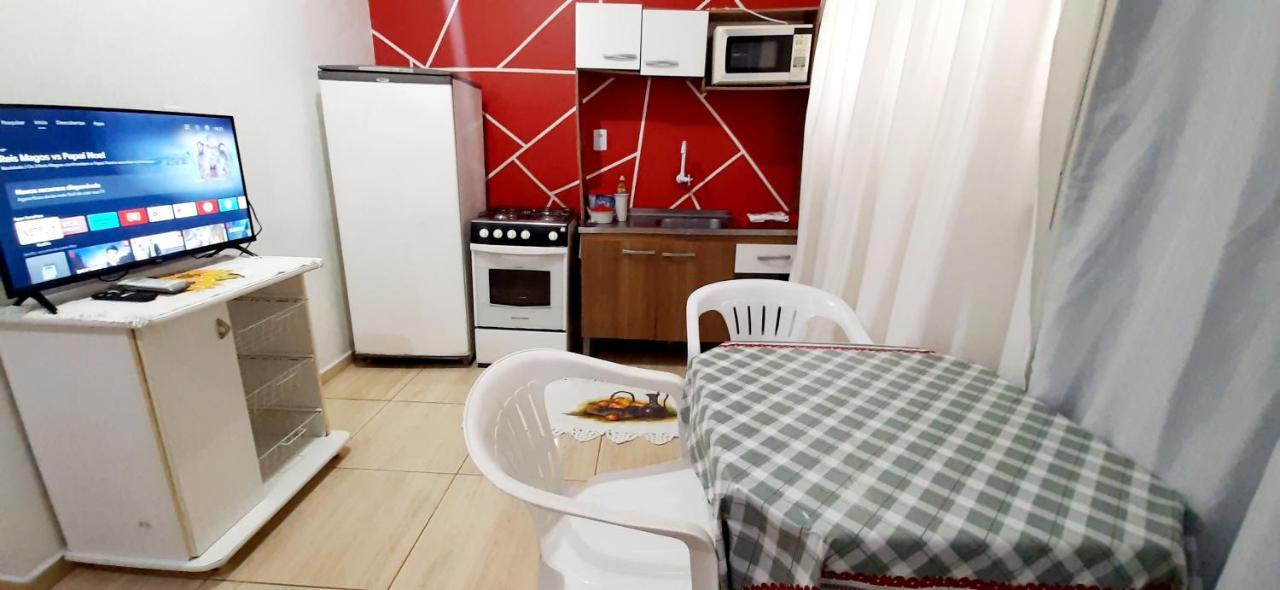 Kitnet S2 Em Torres-Rs - Na Mais Bela Praia Gaucha - Cozinha - Banheiro - Ar Condicionado - Tv Smart 32' - Wi-Fi - Estacionamento - Anfitria Superhost No Bnb Ngoại thất bức ảnh