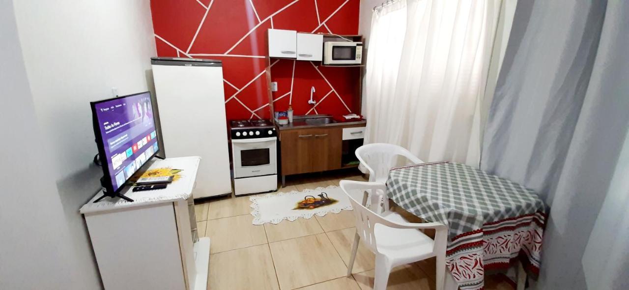 Kitnet S2 Em Torres-Rs - Na Mais Bela Praia Gaucha - Cozinha - Banheiro - Ar Condicionado - Tv Smart 32' - Wi-Fi - Estacionamento - Anfitria Superhost No Bnb Ngoại thất bức ảnh