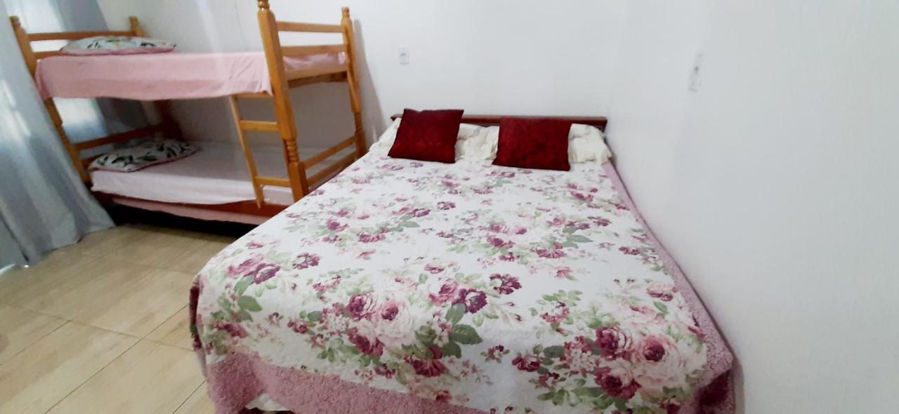 Kitnet S2 Em Torres-Rs - Na Mais Bela Praia Gaucha - Cozinha - Banheiro - Ar Condicionado - Tv Smart 32' - Wi-Fi - Estacionamento - Anfitria Superhost No Bnb Ngoại thất bức ảnh