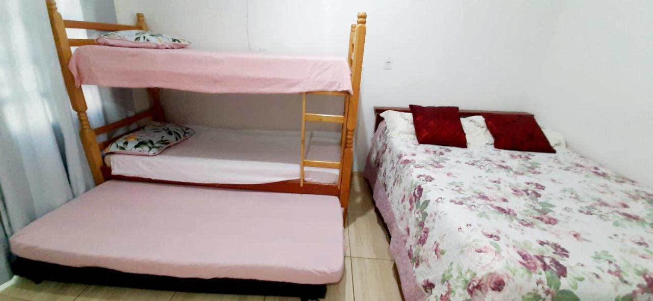 Kitnet S2 Em Torres-Rs - Na Mais Bela Praia Gaucha - Cozinha - Banheiro - Ar Condicionado - Tv Smart 32' - Wi-Fi - Estacionamento - Anfitria Superhost No Bnb Ngoại thất bức ảnh