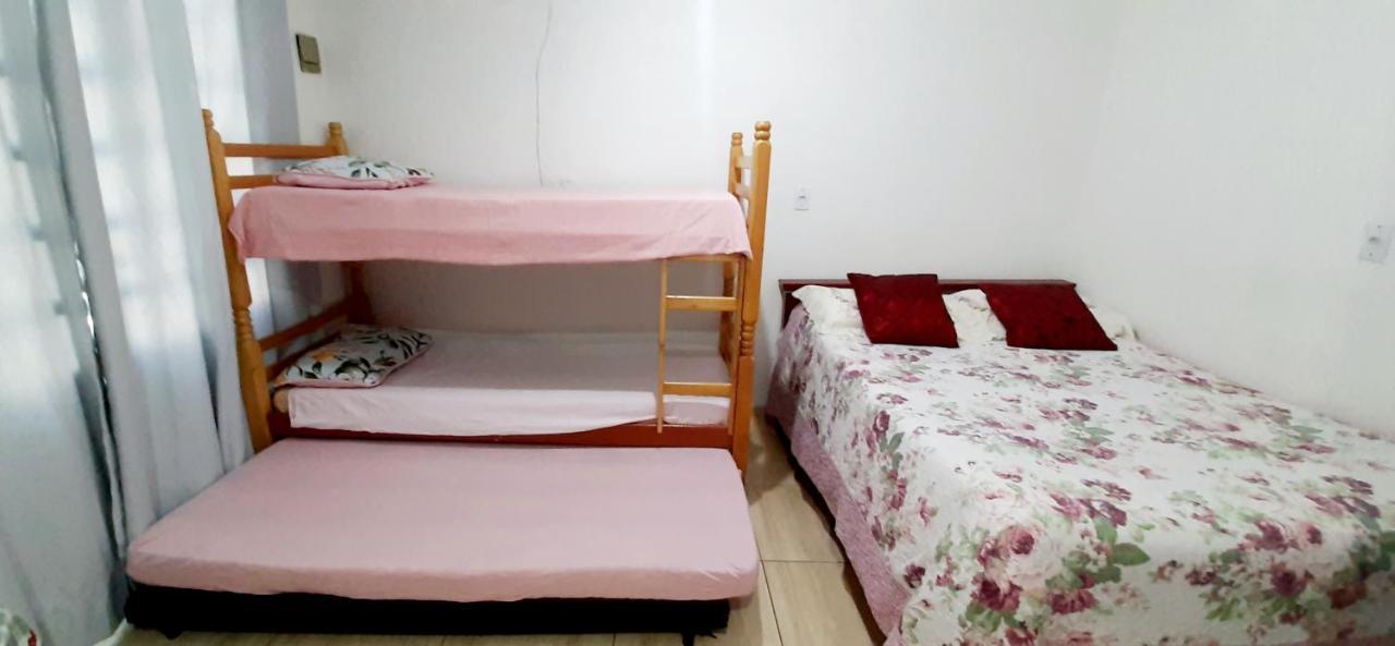 Kitnet S2 Em Torres-Rs - Na Mais Bela Praia Gaucha - Cozinha - Banheiro - Ar Condicionado - Tv Smart 32' - Wi-Fi - Estacionamento - Anfitria Superhost No Bnb Ngoại thất bức ảnh