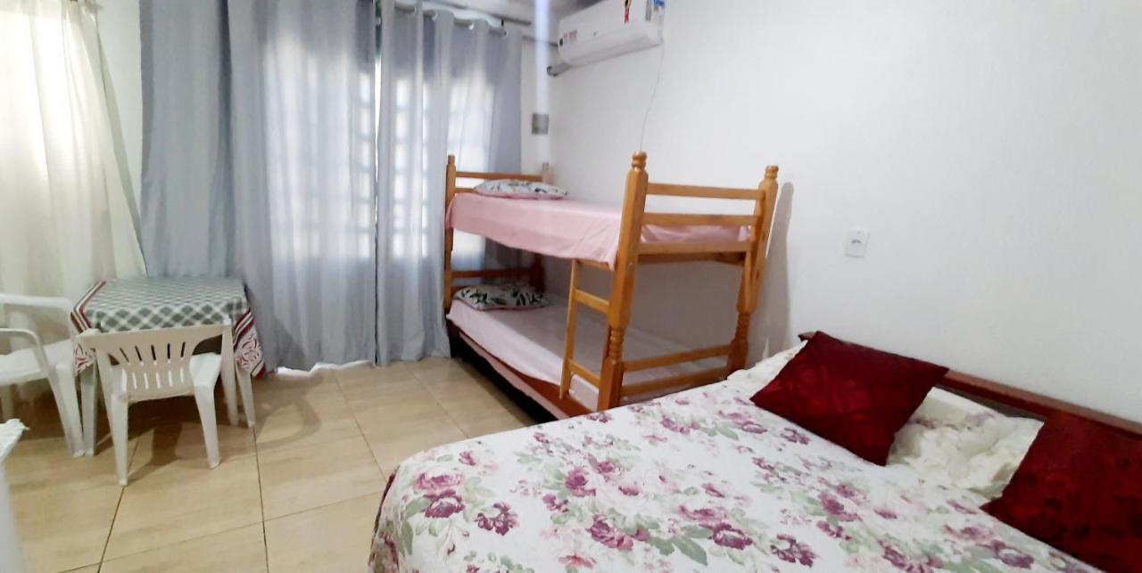 Kitnet S2 Em Torres-Rs - Na Mais Bela Praia Gaucha - Cozinha - Banheiro - Ar Condicionado - Tv Smart 32' - Wi-Fi - Estacionamento - Anfitria Superhost No Bnb Ngoại thất bức ảnh